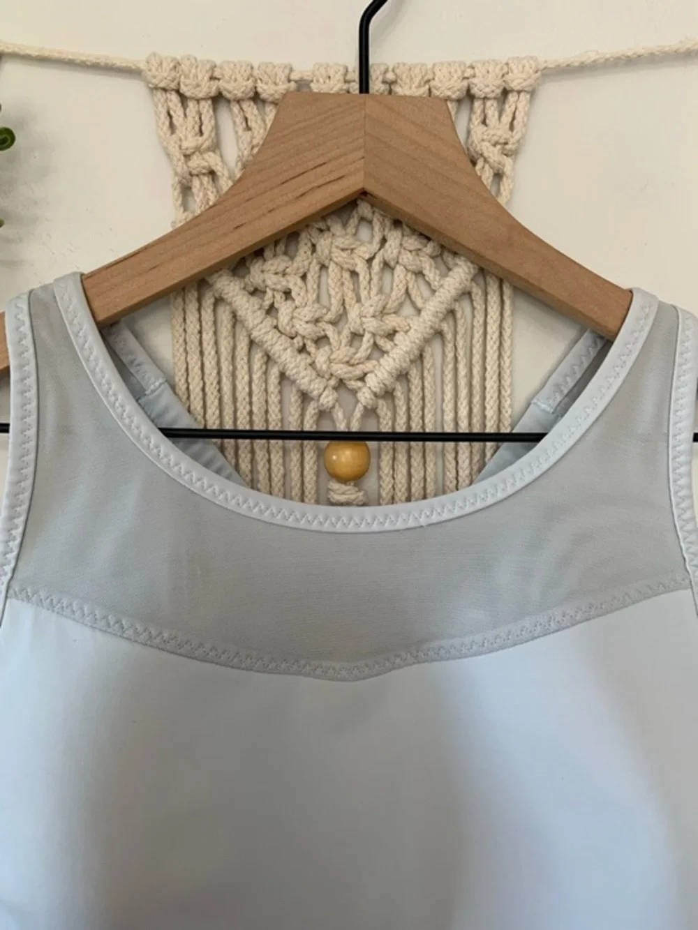 ATHLETA Gigi High Impact Mesh Sports Bra Size‎ Large